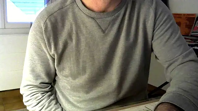 pikachu161616 online show from December 7, 8:44 am