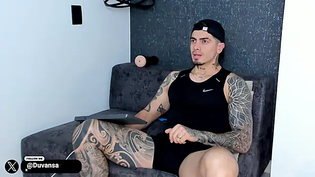 Snapshot of _mrcock chatting on November 2, 12:26 am mrcock online show from November 2, 12:26 am