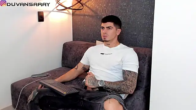 Snapshot of _mrcock chatting on February 22, 12:05 am mrcock online show from February 22, 12:05 am