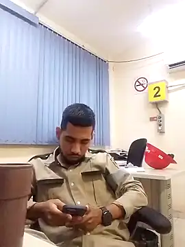 Snapshot of EnriquePersian197 chatting on January 18, 1:34 am EnriquePersian197 online show from January 18, 1:34 am