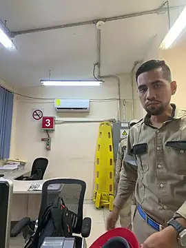 EnriquePersian197 online show from February 4, 12:11 pm