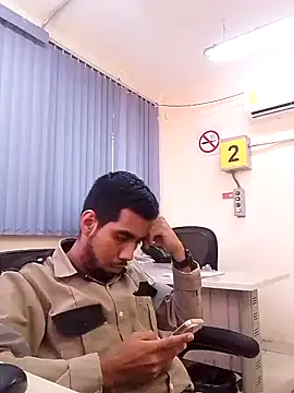 Snapshot of EnriquePersian197 chatting on February 10, 6:24 pm EnriquePersian197 online show from February 10, 6:24 pm