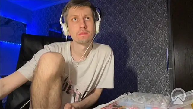 Aki-Laky online show from April 19, 10:01 pm