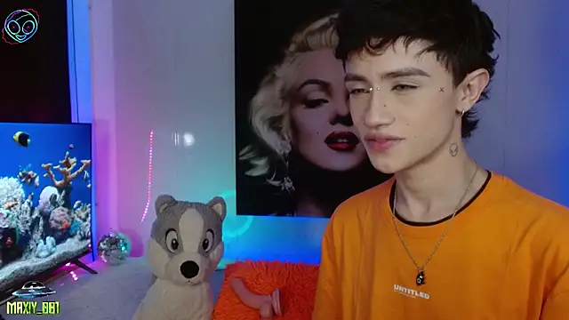 maxiy 001 online show from March 10, 5:54 am