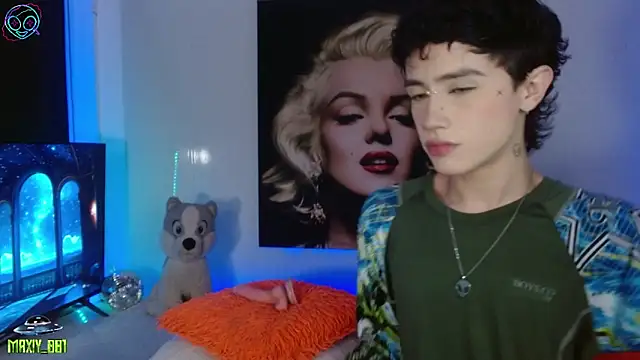 maxiy 001 online show from September 24, 3:39 am