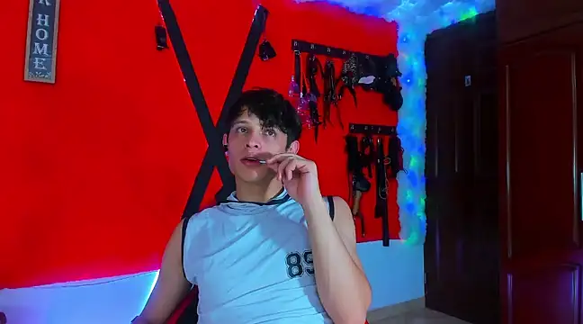 LilOwen  online show from March 13, 8:54 pm