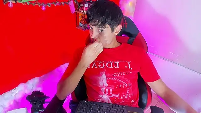 LilOwen  online show from September 18, 7:38 pm