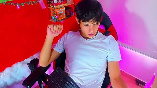 LilOwen  online show from September 20, 7:14 pm