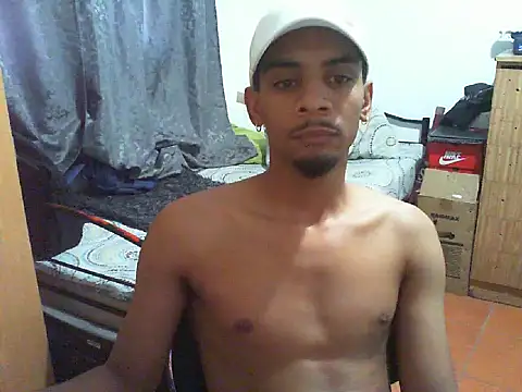 Snapshot of 29YOURZ_28_ chatting on September 30, 3:15 pm 29YOURZ 28  online show from September 30, 3:15 pm