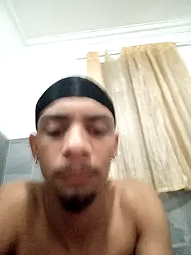Snapshot of 29YOURZ_28_ chatting on December 4, 8:18 pm 29YOURZ 28  online show from December 4, 8:18 pm