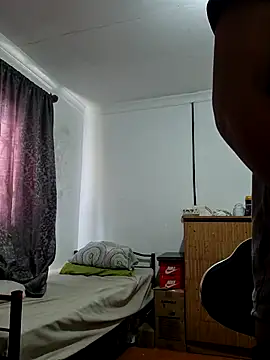 29YOURZ 28  online show from November 26, 1:14 pm