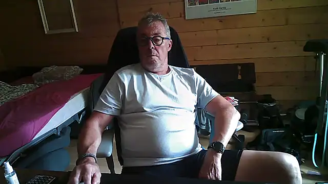 lelohop online show from August 4, 11:48 am