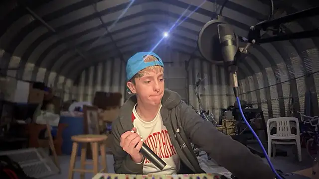 Snapshot of twentywithafelonyy chatting on March 14, 8:53 am twentywithafelonyy online show from March 14, 8:53 am