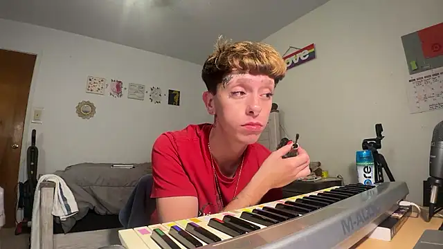 Snapshot of twentywithafelonyy chatting on September 29, 6:34 am twentywithafelonyy online show from September 29, 6:34 am