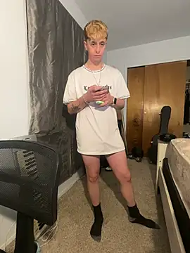 Snapshot of twentywithafelonyy chatting on January 12, 1:05 pm twentywithafelonyy online show from January 12, 1:05 pm