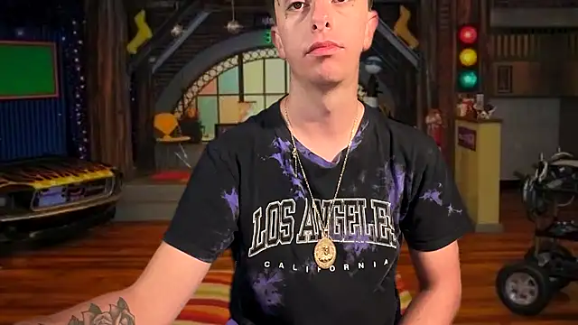 Snapshot of twentywithafelonyy chatting on September 22, 1:16 am twentywithafelonyy online show from September 22, 1:16 am