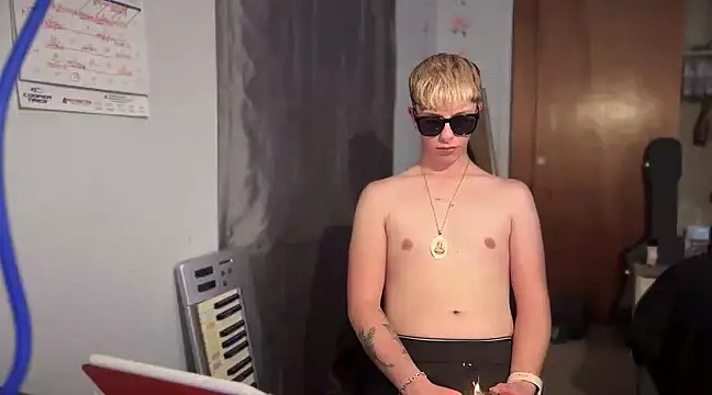 Snapshot of twentywithafelonyy chatting on January 11, 9:26 am twentywithafelonyy online show from January 11, 9:26 am