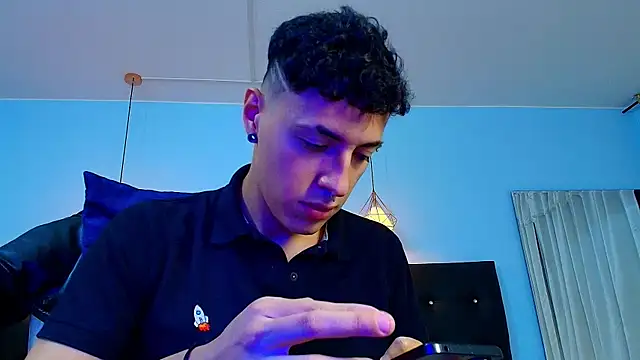 Lobo 17  online show from January 5, 3:43 am