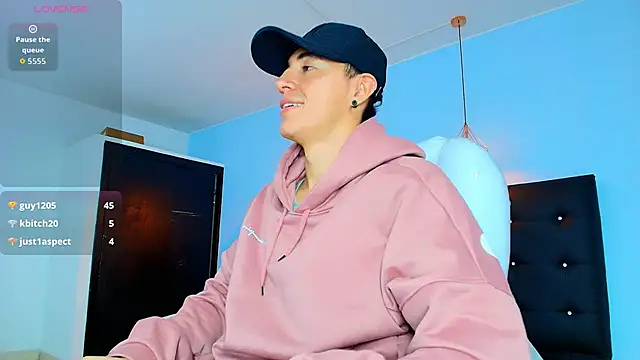 Lobo 17  online show from October 1, 3:54 am