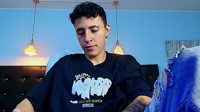 Lobo 17  online show from January 3, 3:38 am