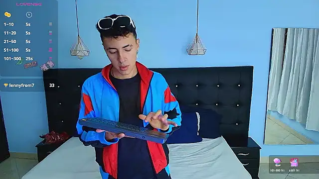 Lobo 17  online show from December 3, 3:51 am