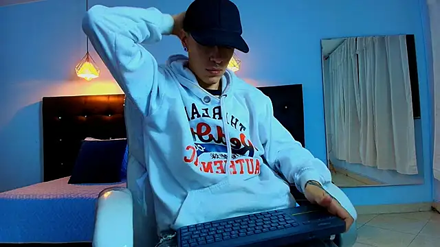 Lobo 17  online show from February 14, 4:58 am