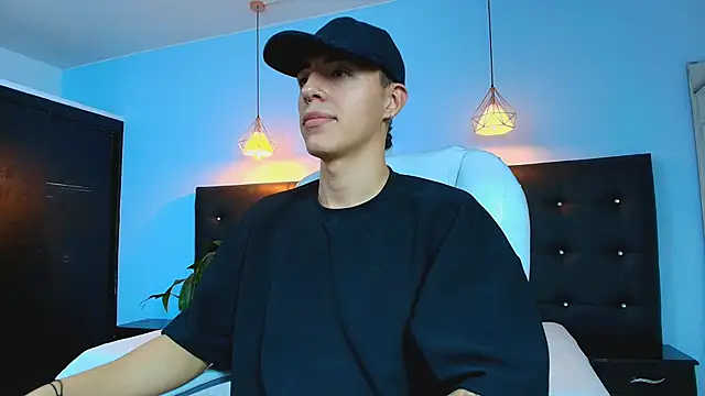 Lobo 17  online show from March 7, 3:19 am