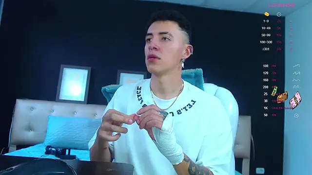 Lobo 17  online show from December 9, 9:44 pm