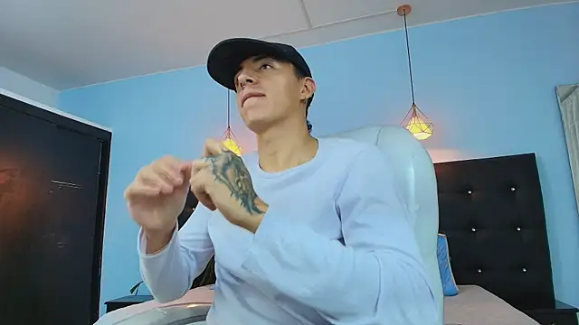 Lobo 17  online show from March 18, 2:51 am