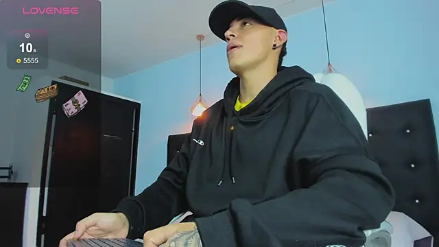 Lobo 17  online show from November 14, 4:04 am