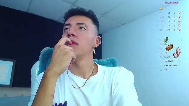 Lobo 17  online show from December 11, 12:14 am