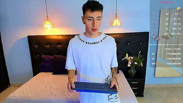 Lobo 17  online show from December 14, 2:31 pm