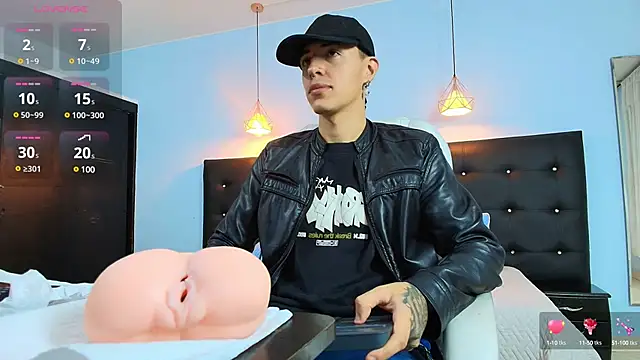 Lobo 17  online show from February 23, 4:01 am