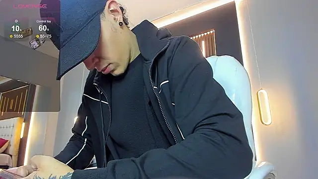 Lobo 17  online show from March 13, 3:47 am