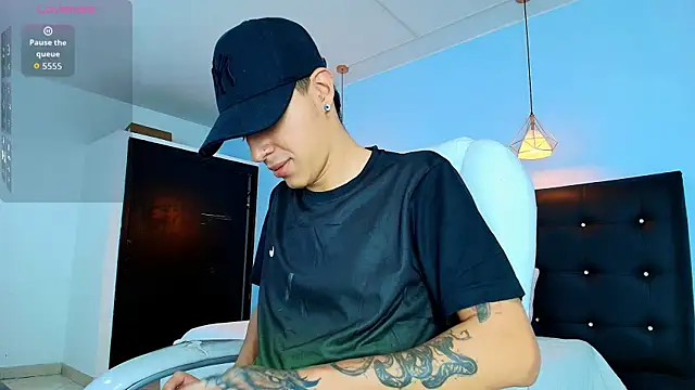 Lobo 17  online show from September 24, 3:50 am