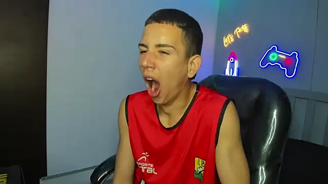 JackSwan18 online show from September 25, 9:02 pm