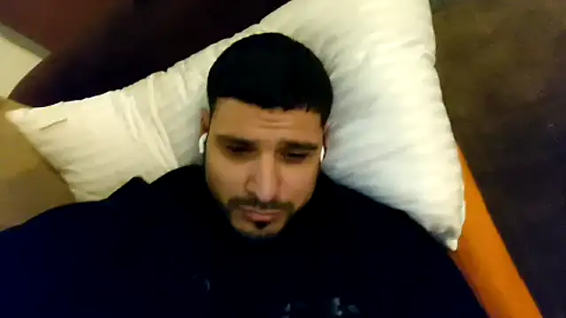 Snapshot of Insaneskillzz69 chatting on February 19, 2:01 pm Insaneskillzz69 online show from February 19, 2:01 pm