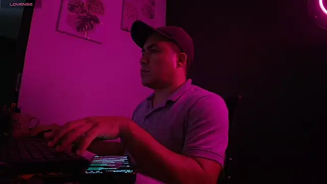 Snapshot of Jhonatan_Morales_S chatting on January 10, 3:07 am Jhonatan Morales S online show from January 10, 3:07 am