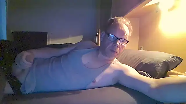 kinkyslet8 online show from April 20, 6:05 am