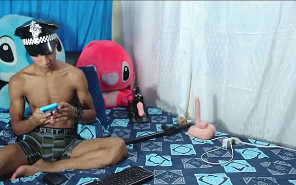 Snapshot of Ryan_Vergon chatting on January 22, 12:49 pm Ryan Vergon online show from January 22, 12:49 pm