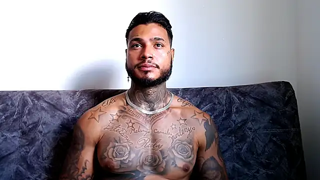 Snapshot of Exotic_tatto27121 chatting on January 19, 5:39 pm Exotic tatto27121 online show from January 19, 5:39 pm