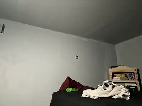 SluttyLyfe4L online show from April 1, 4:03 am