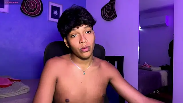 Xander bonnet1 online show from December 17, 2:13 pm