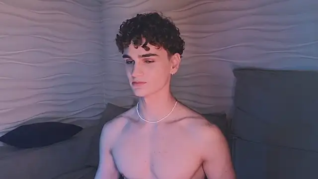 Snapshot of adam_21cm__ chatting on December 14, 4:09 pm adam 21cm   online show from December 14, 4:09 pm