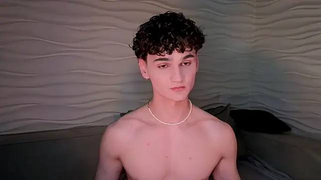 Snapshot of adam_21cm__ chatting on February 1, 4:54 pm adam 21cm   online show from February 1, 4:54 pm