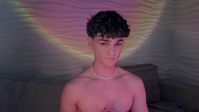 Snapshot of adam_21cm__ chatting on February 16, 4:32 pm adam 21cm   online show from February 16, 4:32 pm