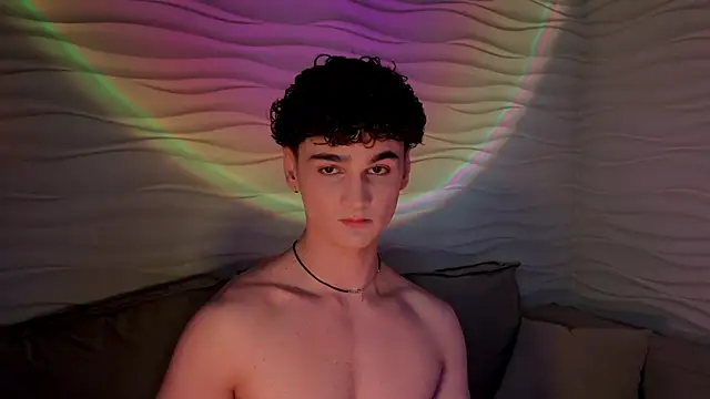 Snapshot of adam_21cm__ chatting on March 20, 4:31 pm adam 21cm   online show from March 20, 4:31 pm