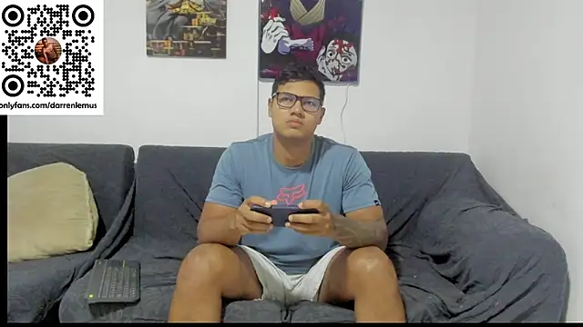 Snapshot of Darren_hot2 chatting on October 22, 5:00 am Darren hot2 online show from October 22, 5:00 am