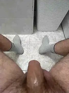 user 662 online show from March 19, 5:39 pm