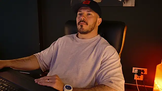 AngeloEric online show from March 29, 11:21 am